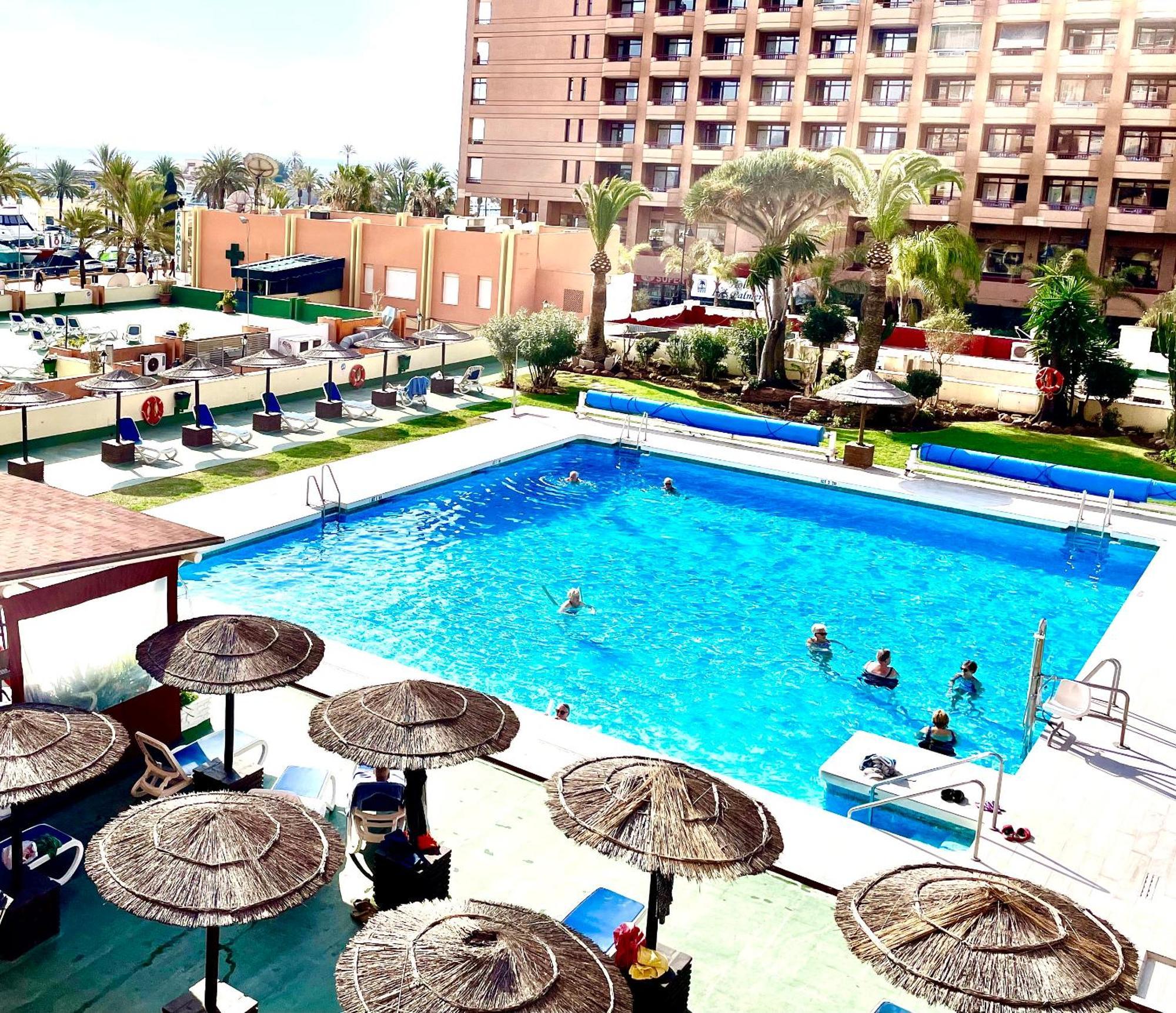 Hotel Apartamento Pyr Fuengirola Private Sunny Pool Side Exteriör bild