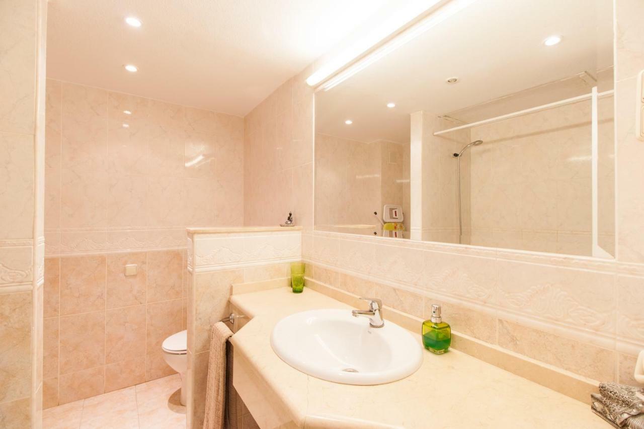 Hotel Apartamento Pyr Fuengirola Private Sunny Pool Side Exteriör bild