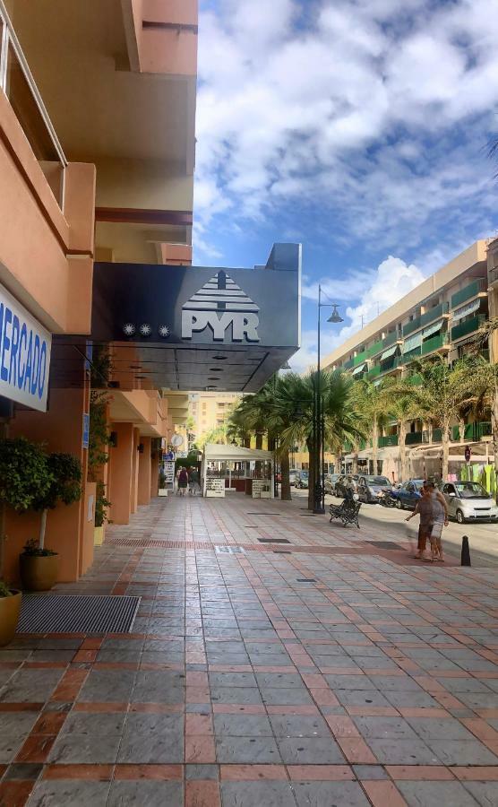 Hotel Apartamento Pyr Fuengirola Private Sunny Pool Side Exteriör bild